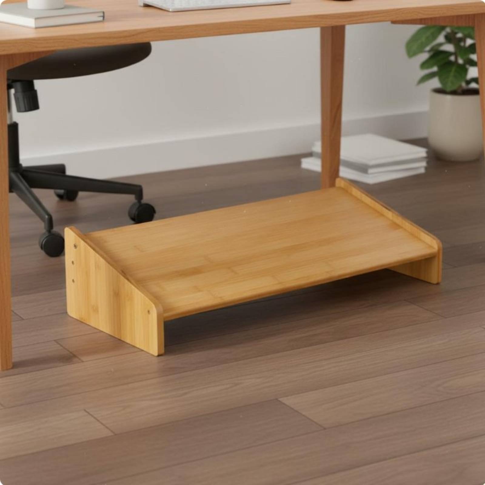 Voetsteun onder het bureau Bre - Office Furniture And Desks recensie en prijs
